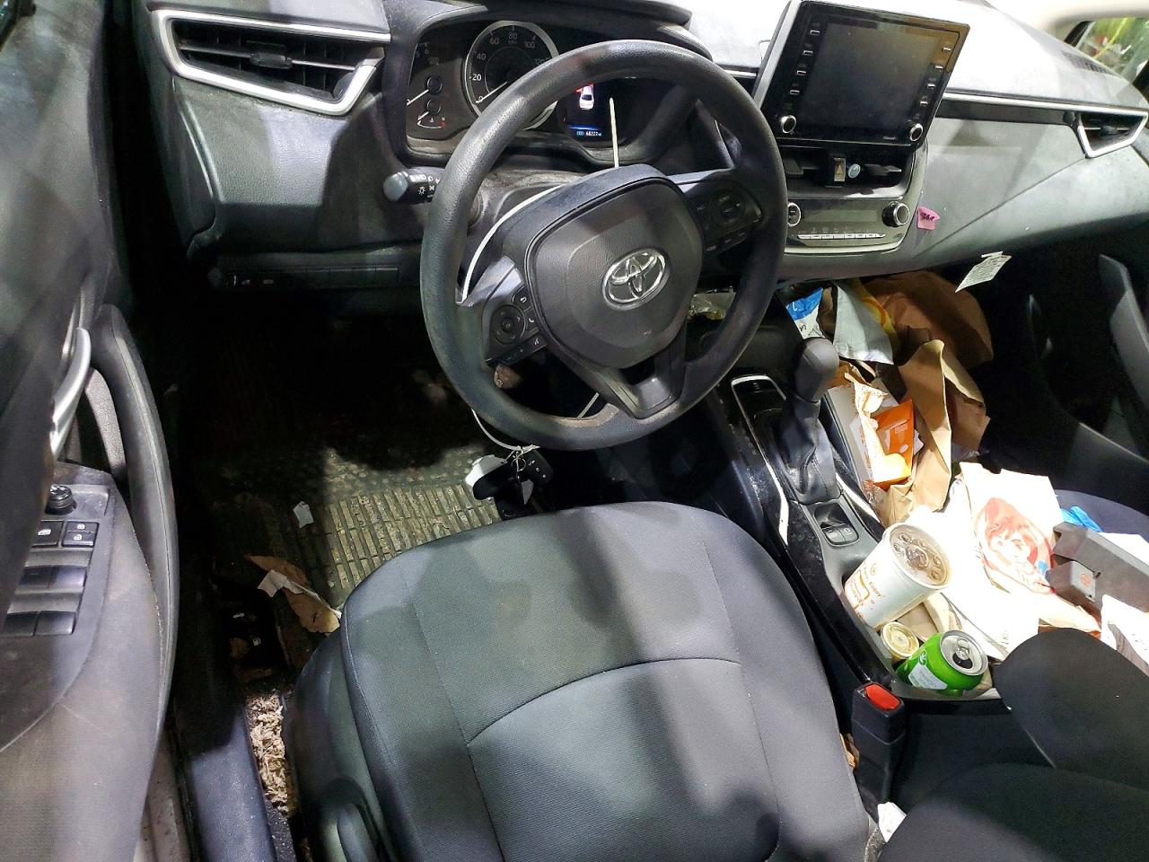 2021 TOYOTA COROLLA LE photo 8
