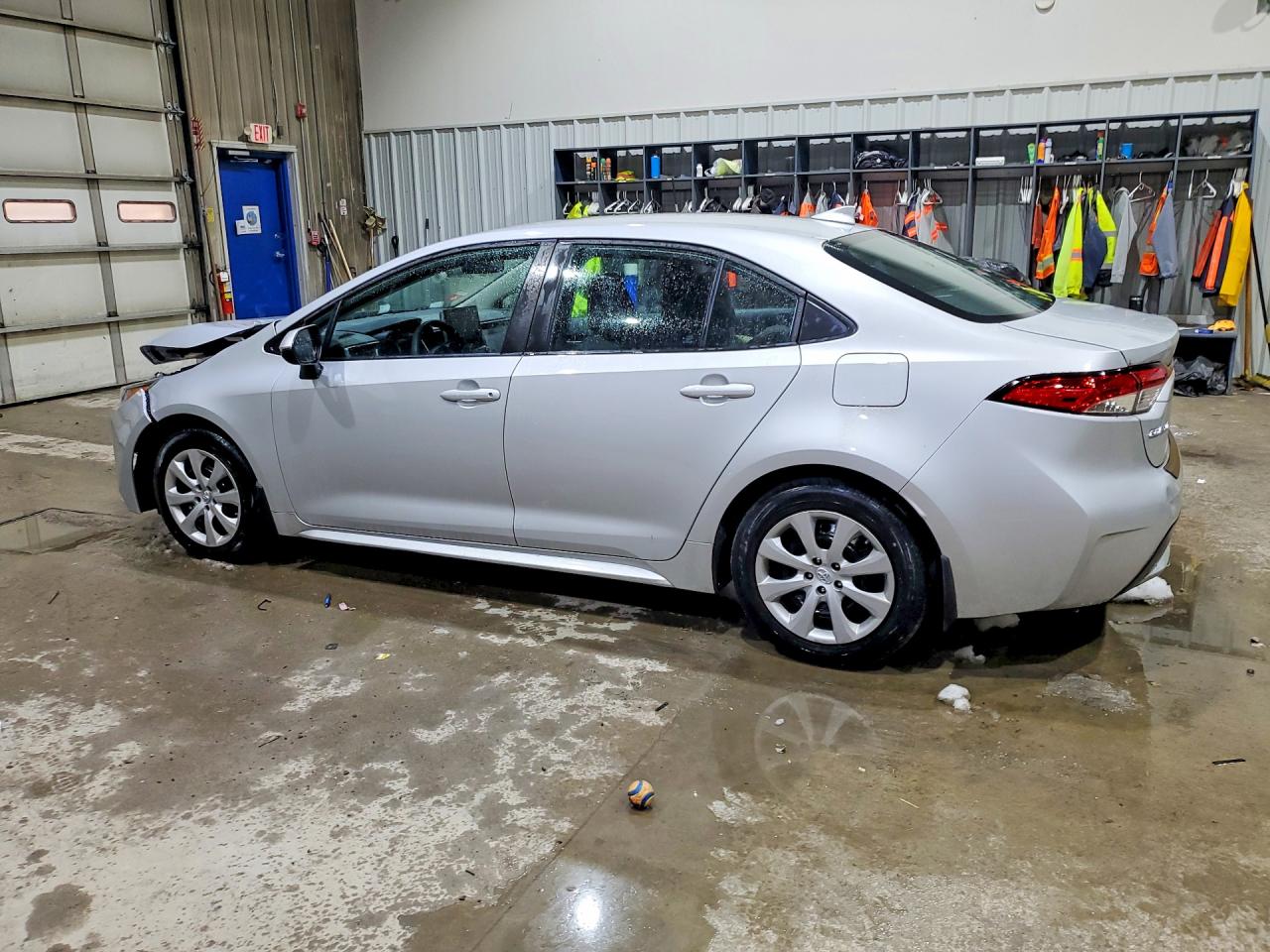 2021 TOYOTA COROLLA LE photo 2