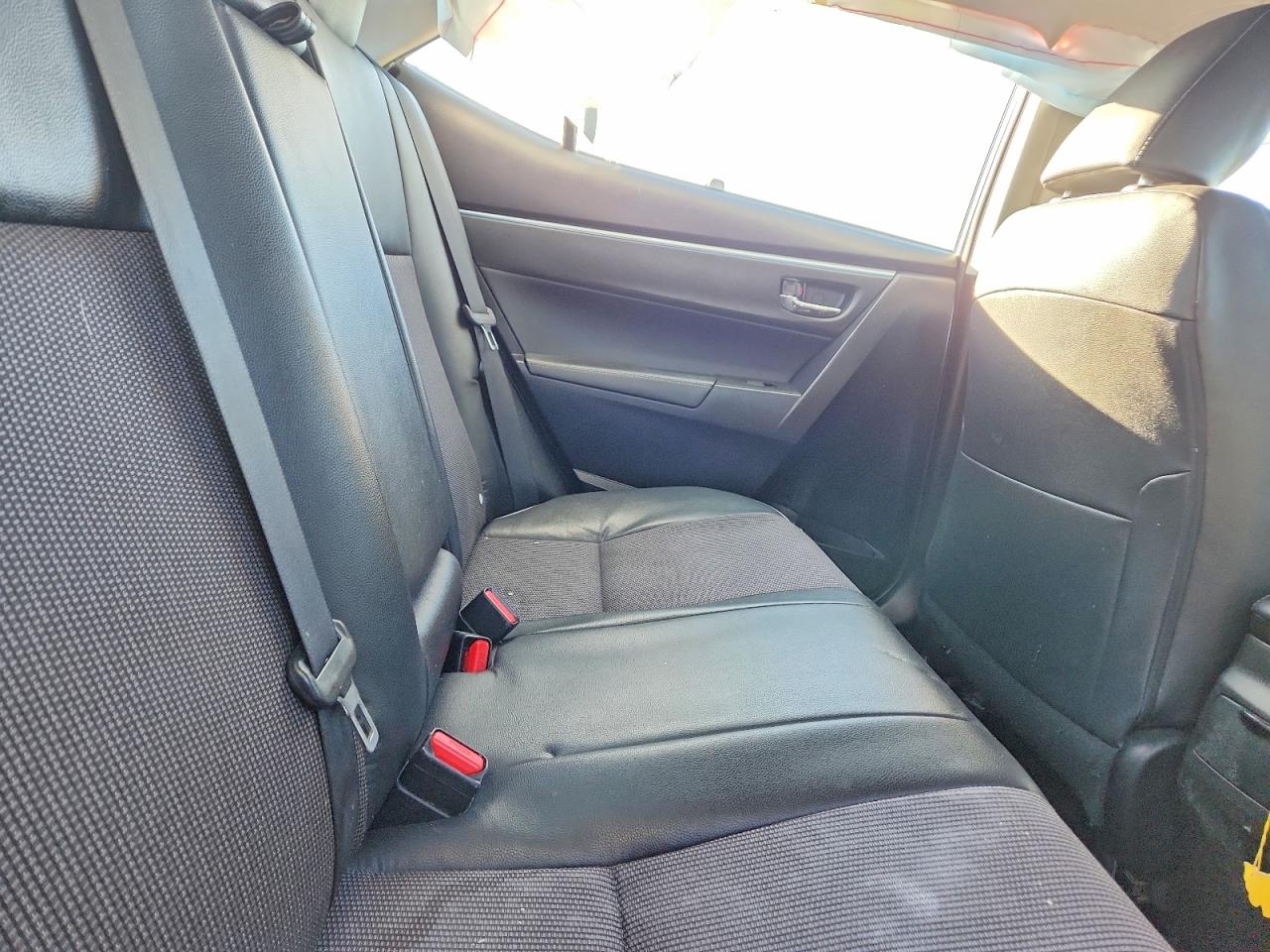 2015 TOYOTA COROLLA S photo 28