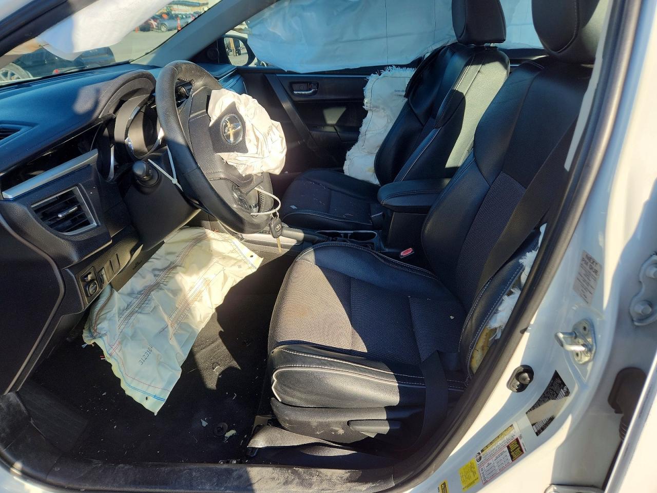 2015 TOYOTA COROLLA S photo 19