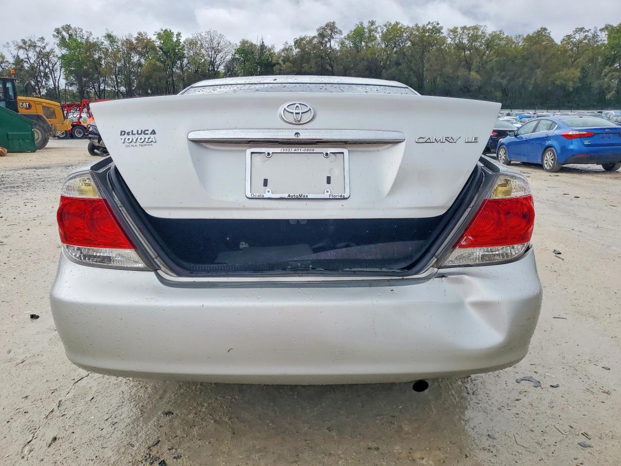 2005 TOYOTA CAMRY LE photo 11