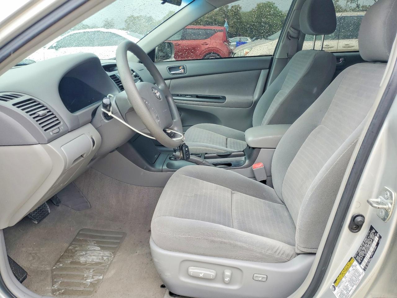 2005 TOYOTA CAMRY LE photo 13