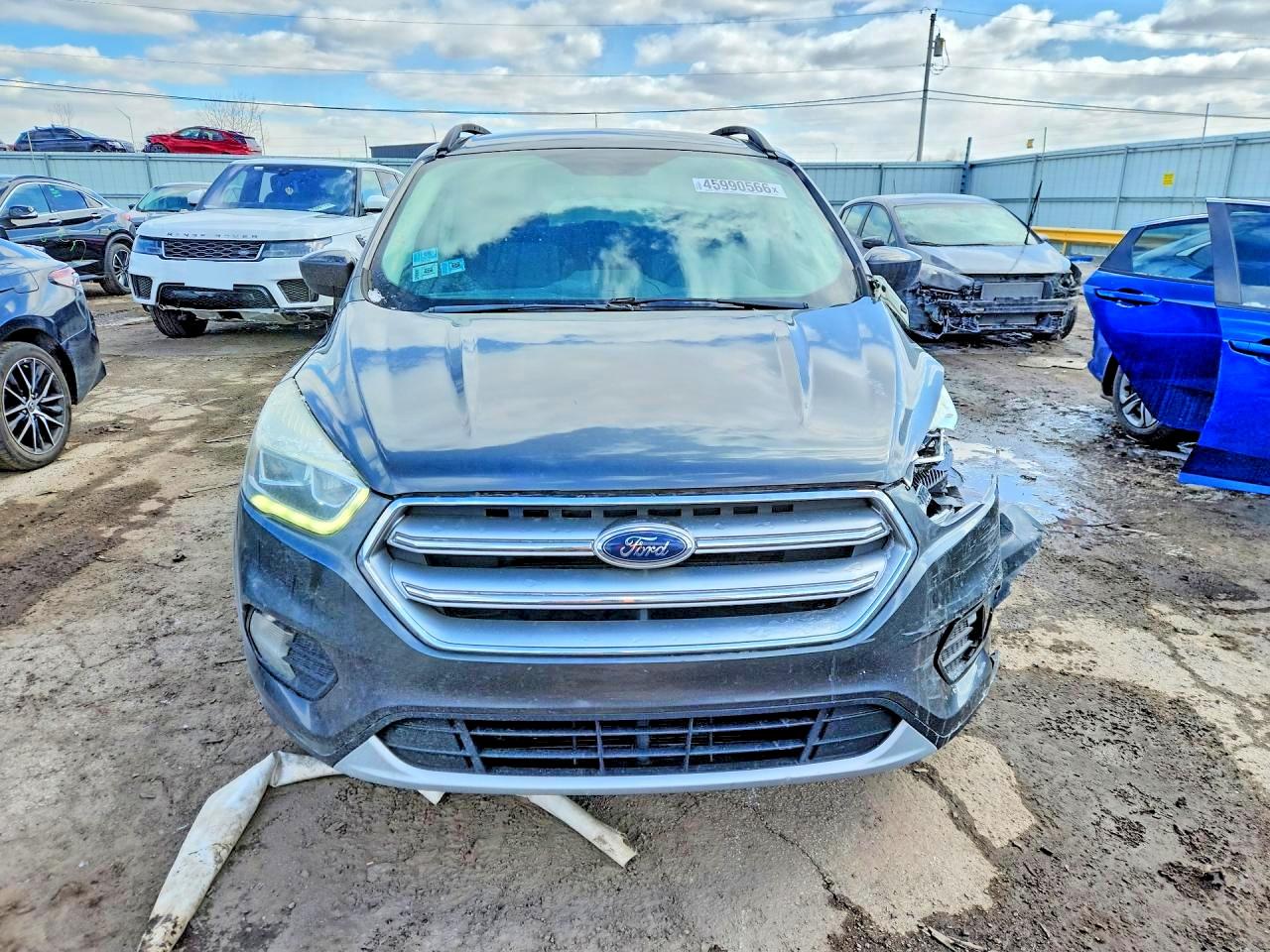 2017 FORD ESCAPE SE photo 9