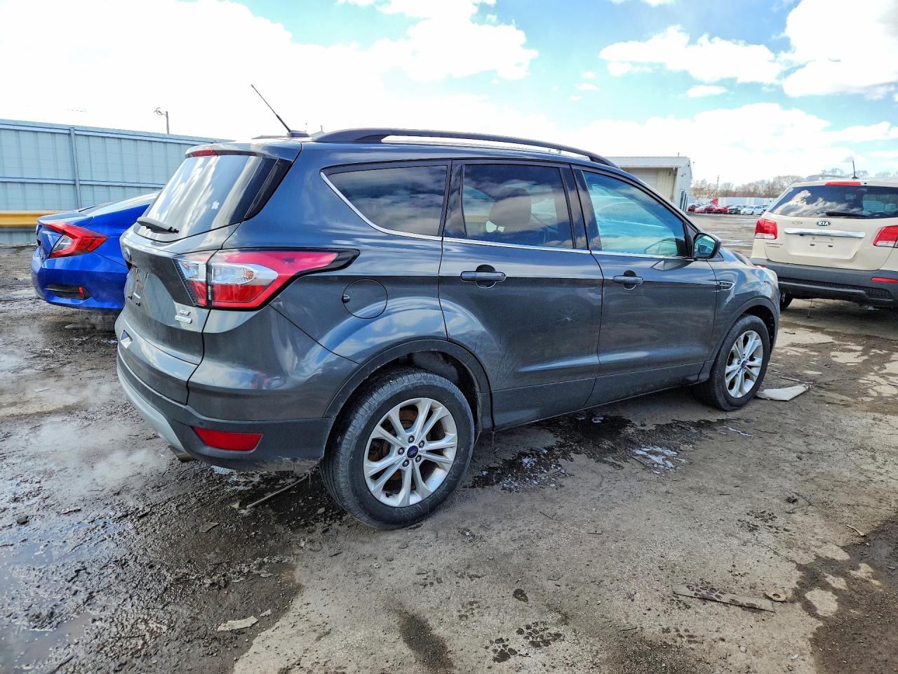2017 FORD ESCAPE SE photo 5