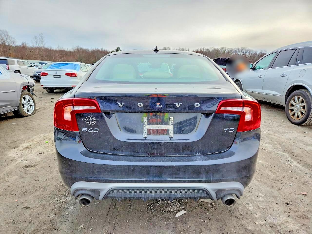 2017 VOLVO S60 photo 11