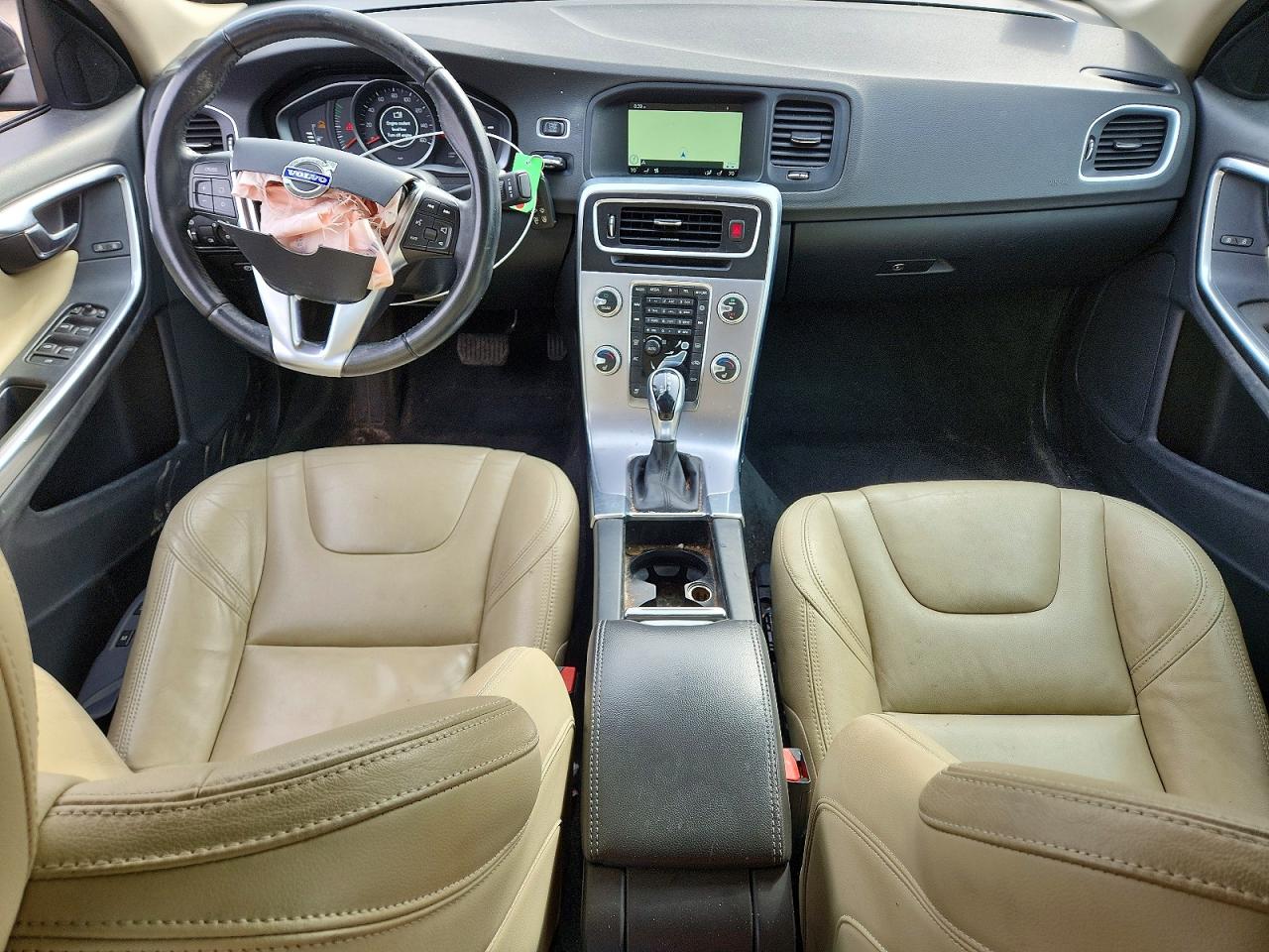 2017 VOLVO S60 photo 15