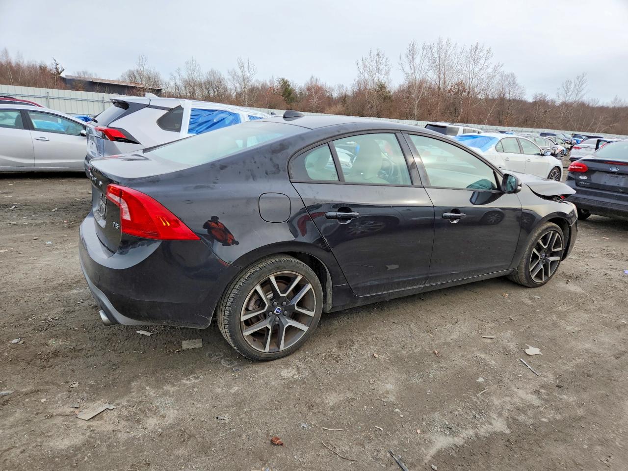 2017 VOLVO S60 photo 5