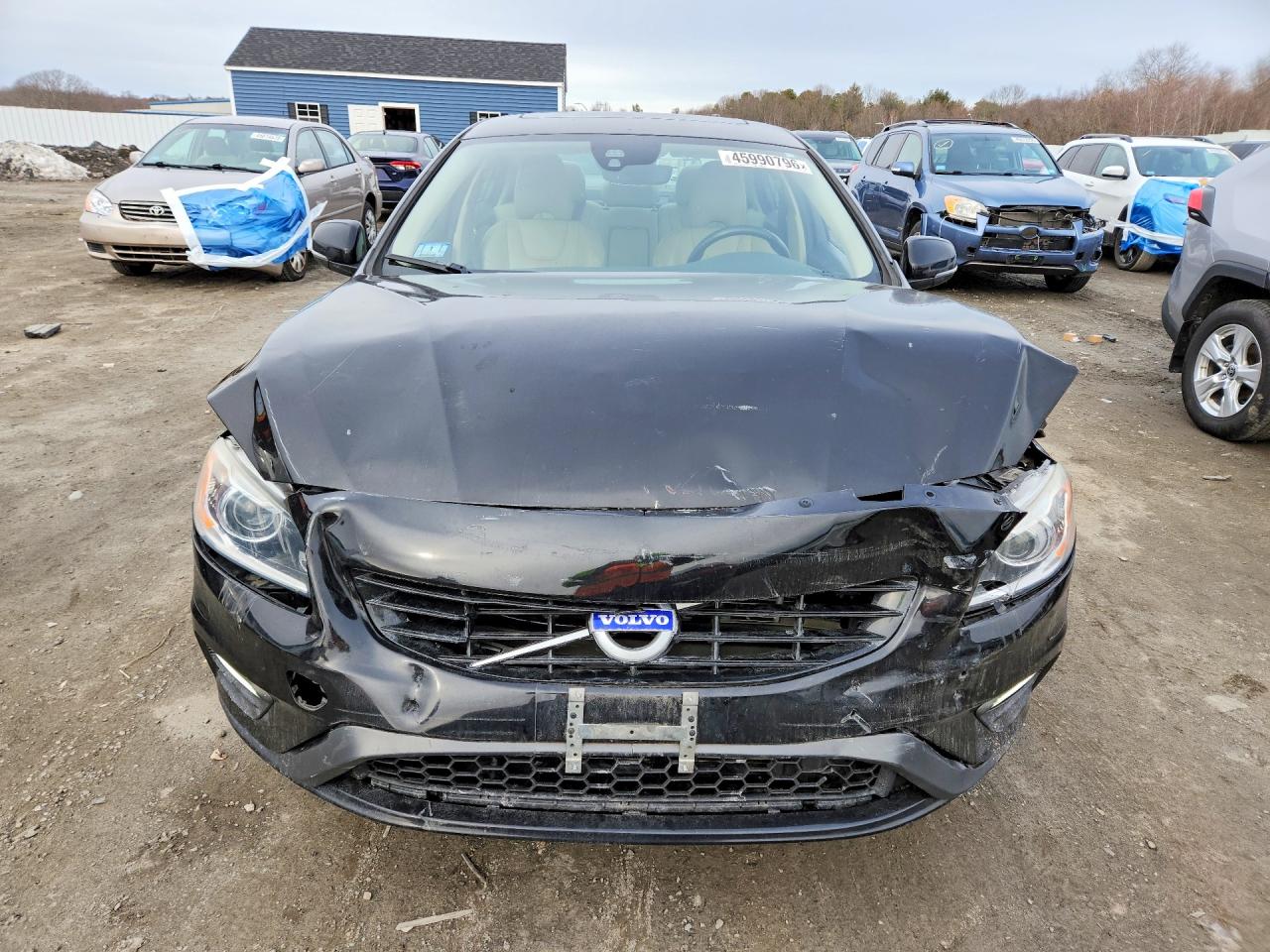 2017 VOLVO S60 photo 9