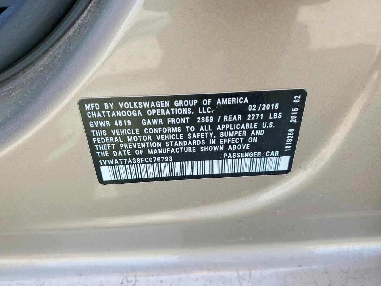 2015 VOLKSWAGEN PASSAT S photo 12