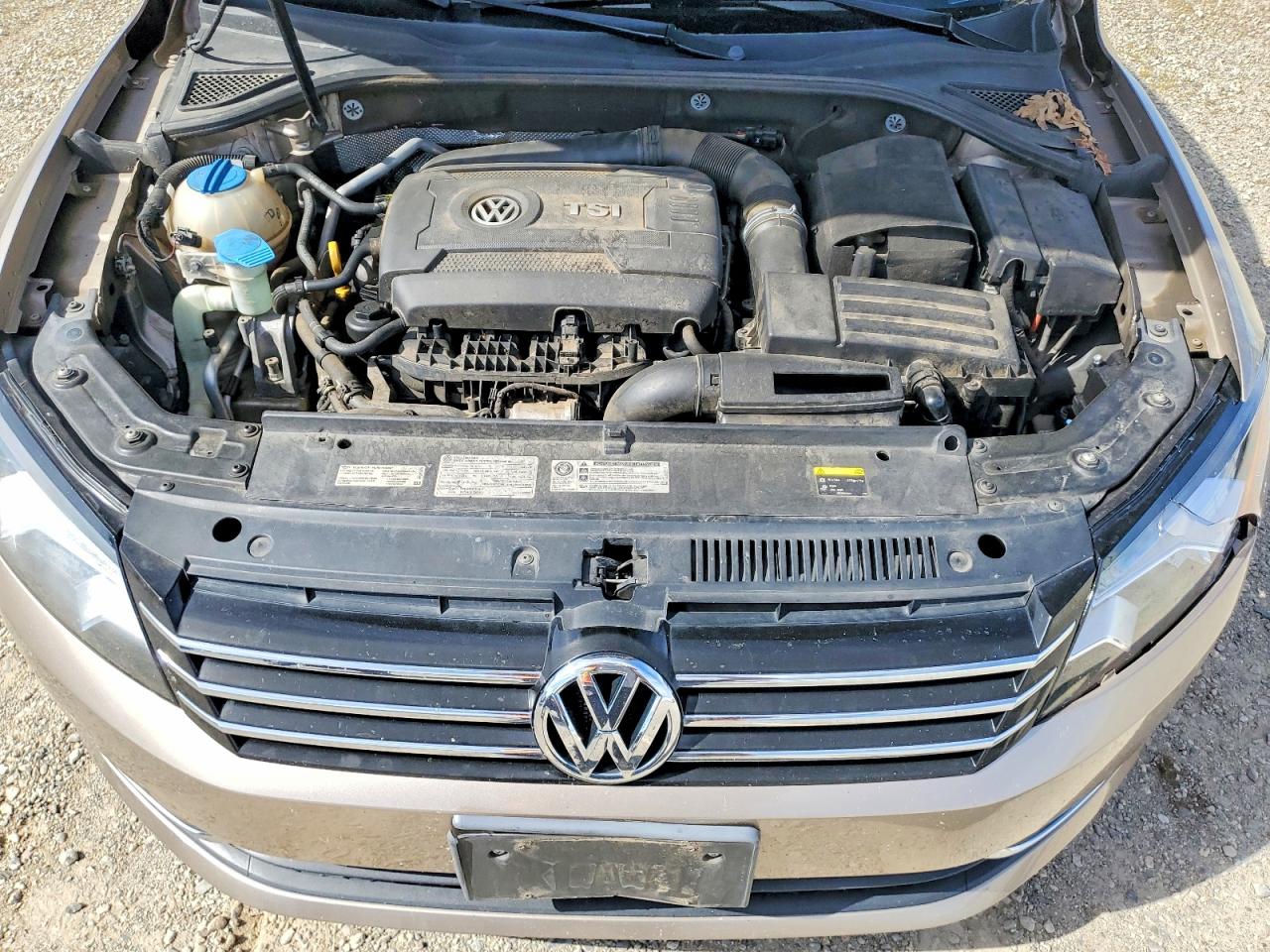2015 VOLKSWAGEN PASSAT S photo 11