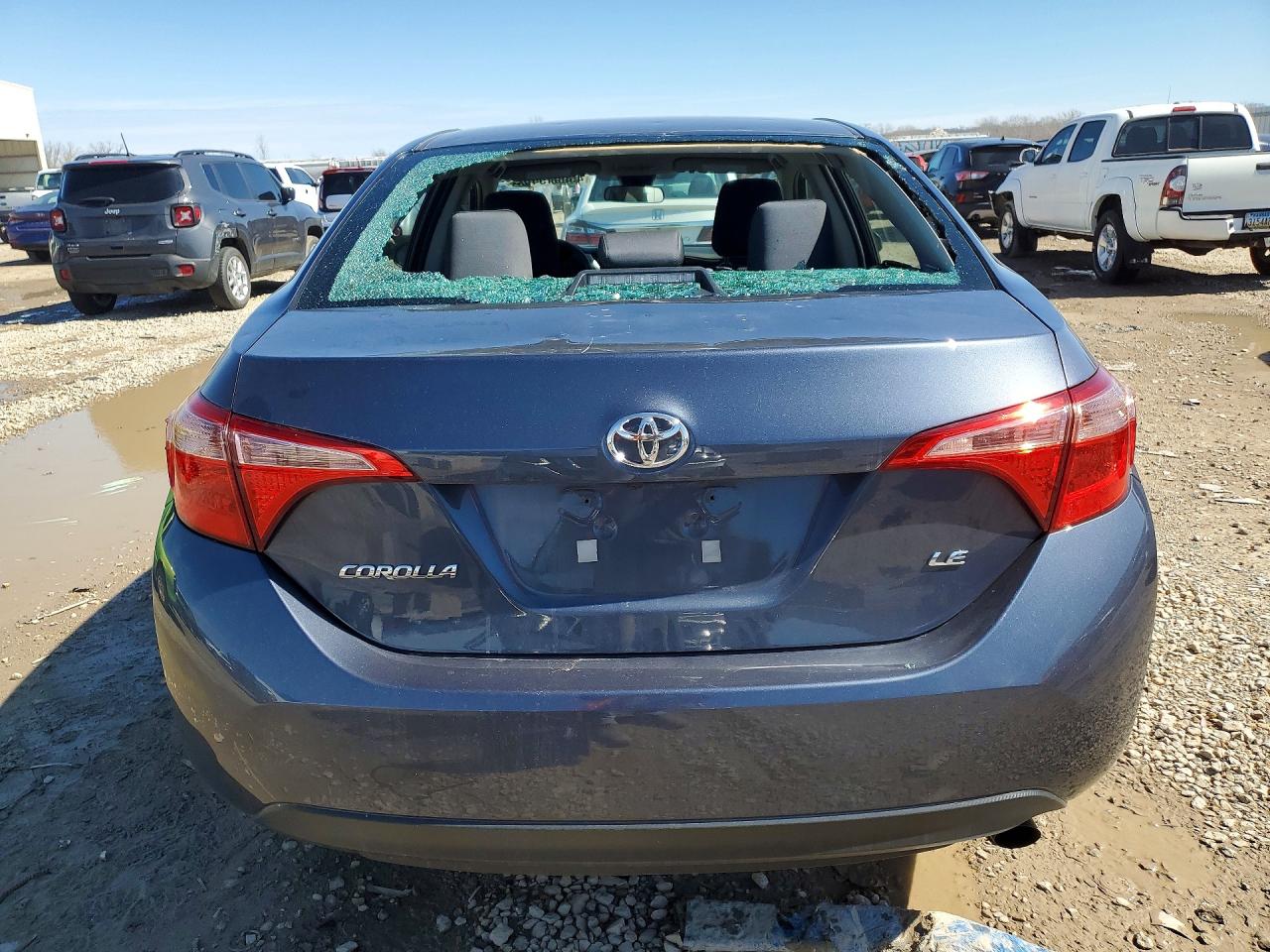 2019 TOYOTA COROLLA LE photo 16