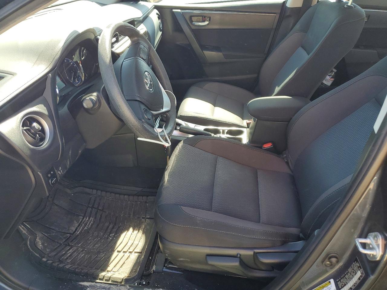 2019 TOYOTA COROLLA LE photo 19