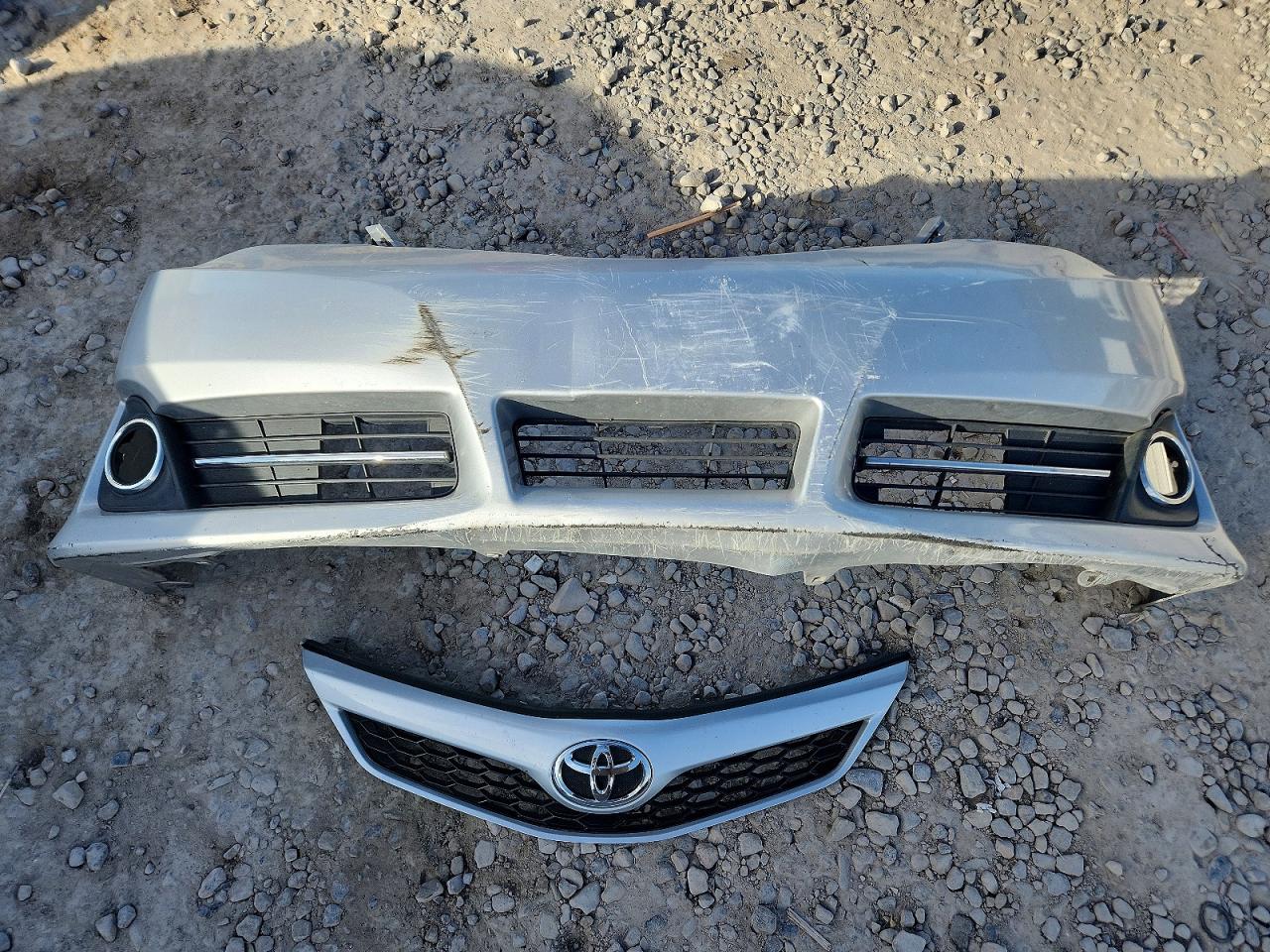 2012 TOYOTA CAMRY SE photo 34