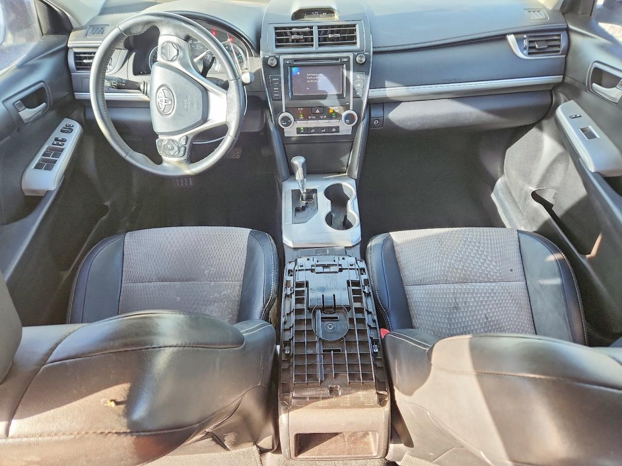 2012 TOYOTA CAMRY SE photo 22