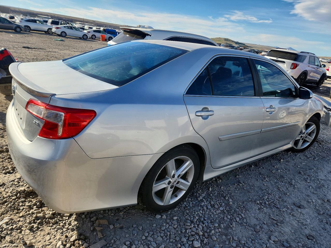 2012 TOYOTA CAMRY SE photo 7