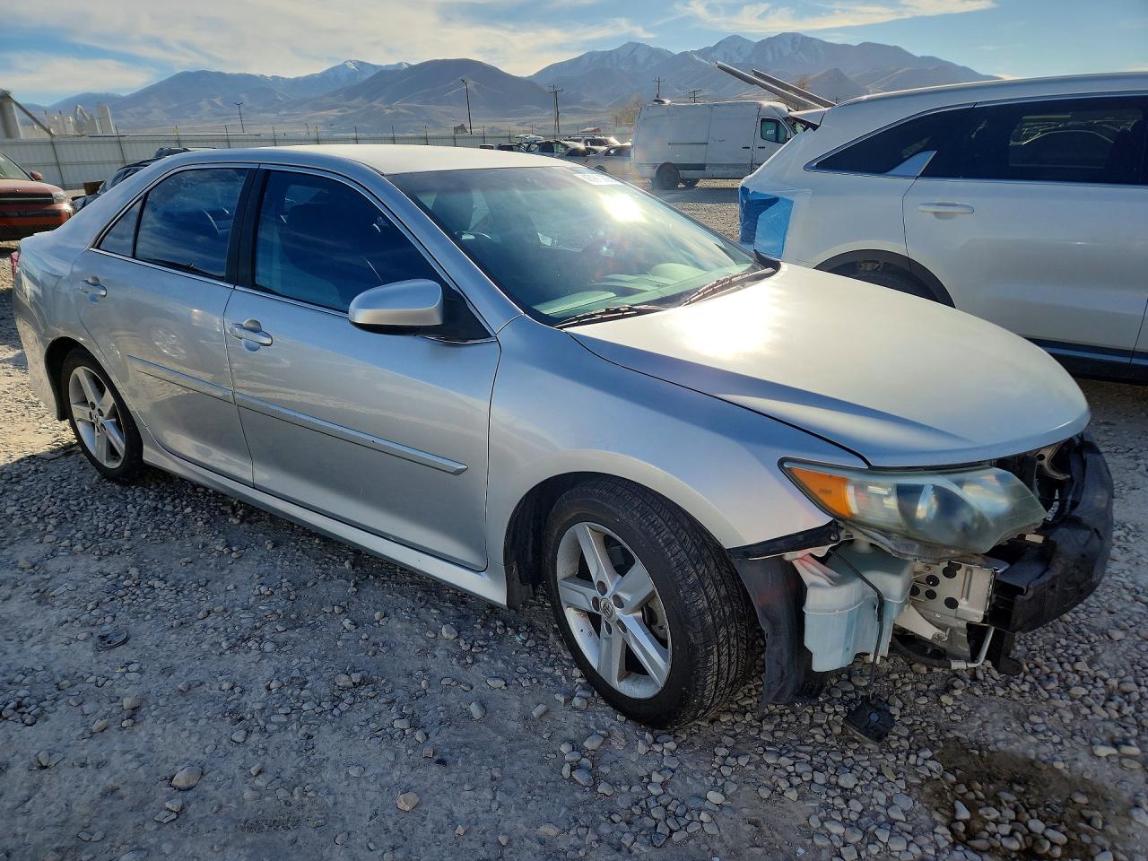 2012 TOYOTA CAMRY SE photo 10