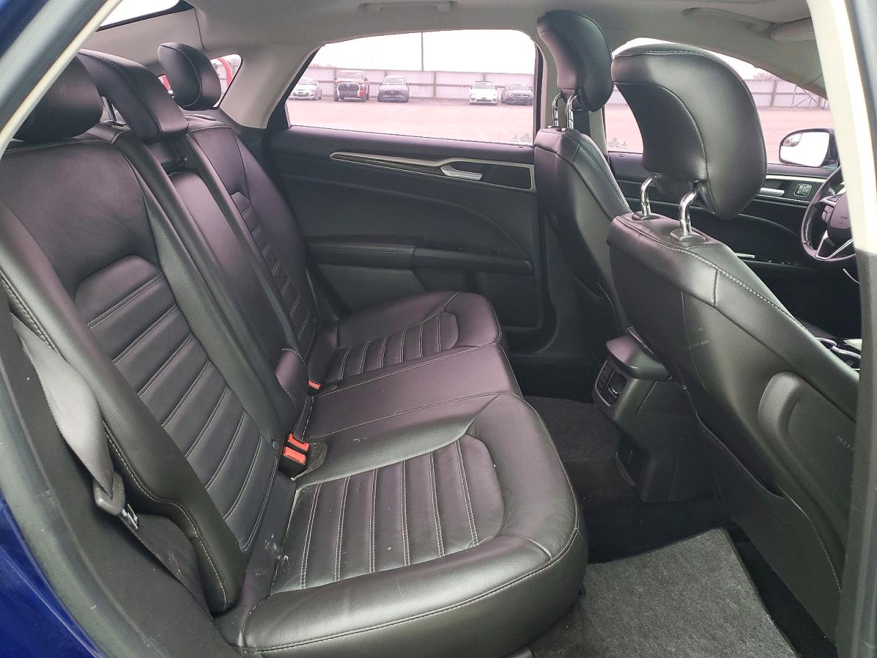 2014 FORD FUSION SE photo 19