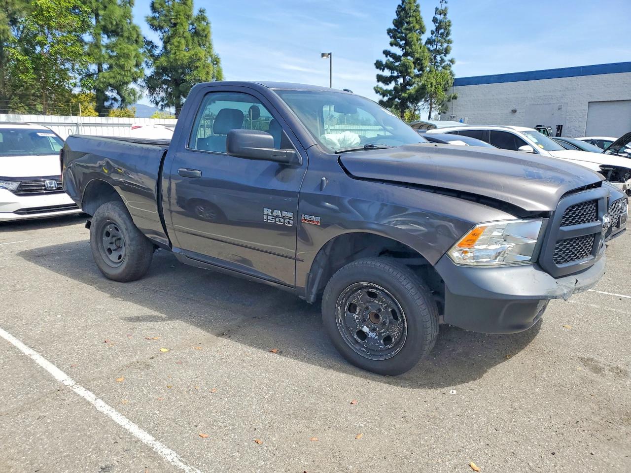 2017 RAM 1500 ST photo 4