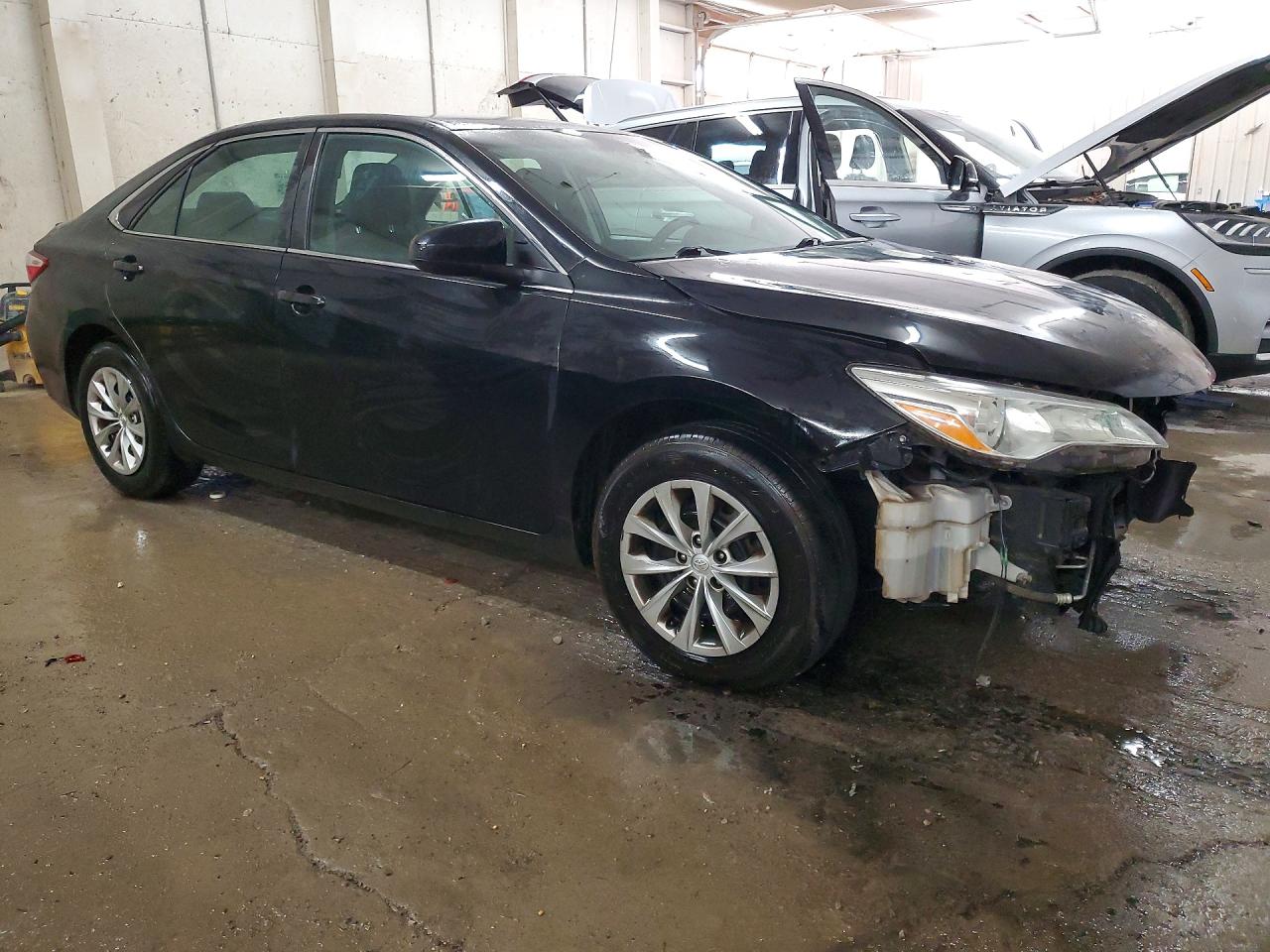 2016 TOYOTA CAMRY LE photo 4