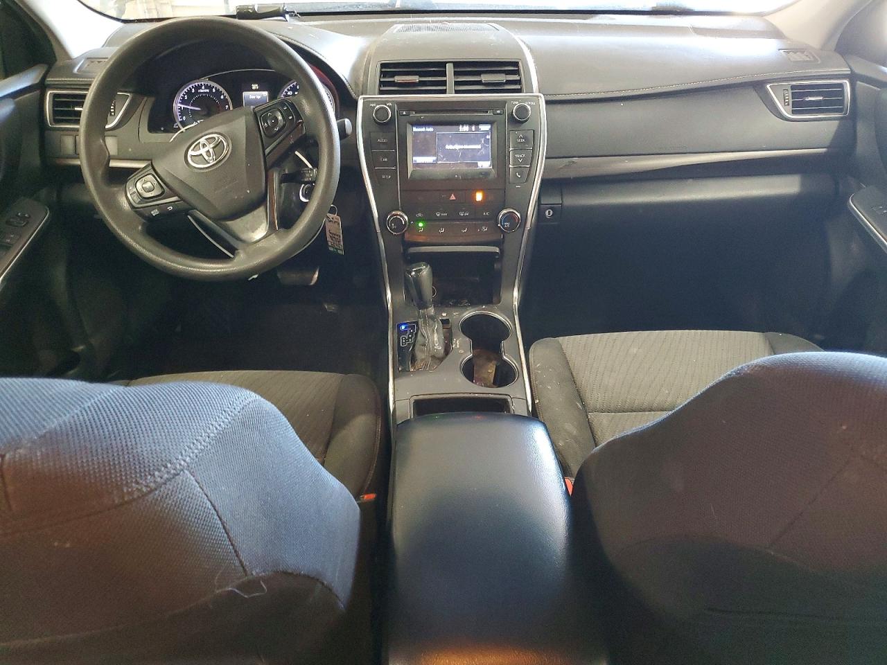 2016 TOYOTA CAMRY LE photo 8