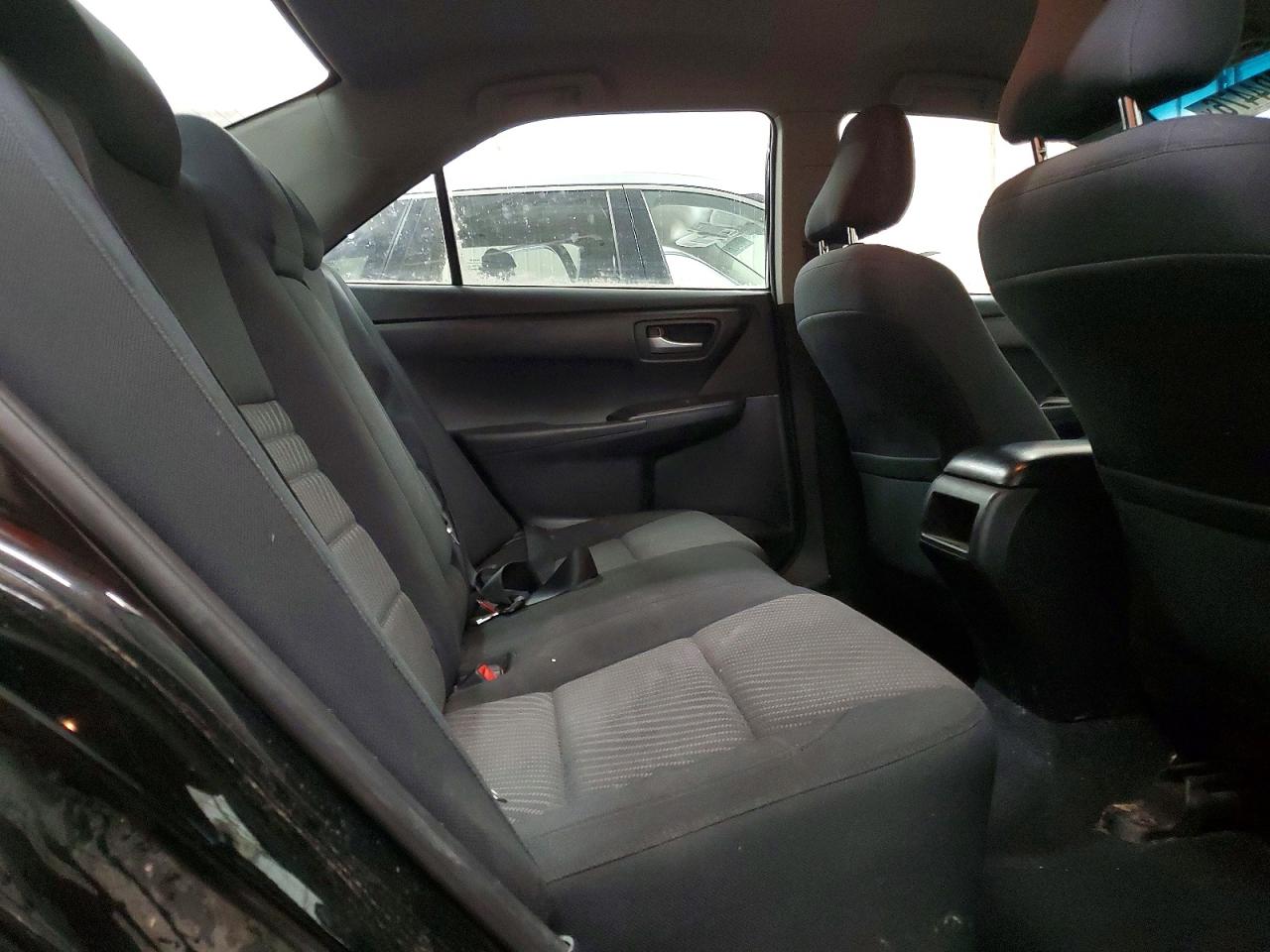 2016 TOYOTA CAMRY LE photo 10