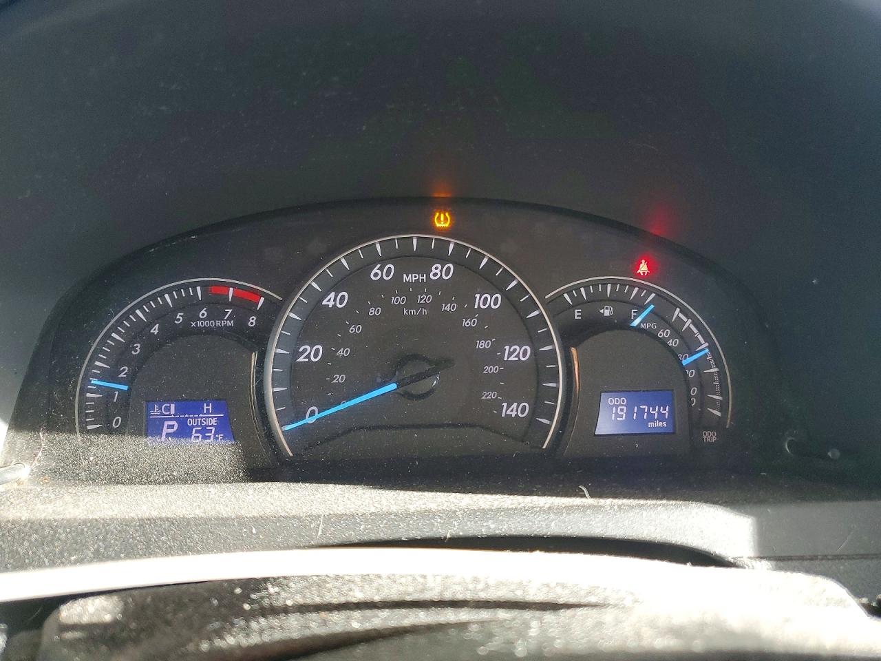 2012 TOYOTA CAMRY LE photo 9