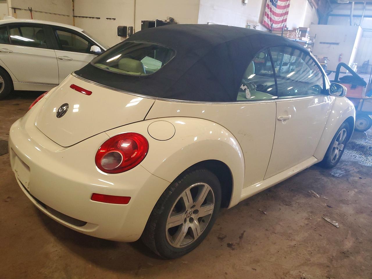 2006 VOLKSWAGEN NEW BEETLE CONVERTIBLE OPTION PACKAGE 1 photo 3
