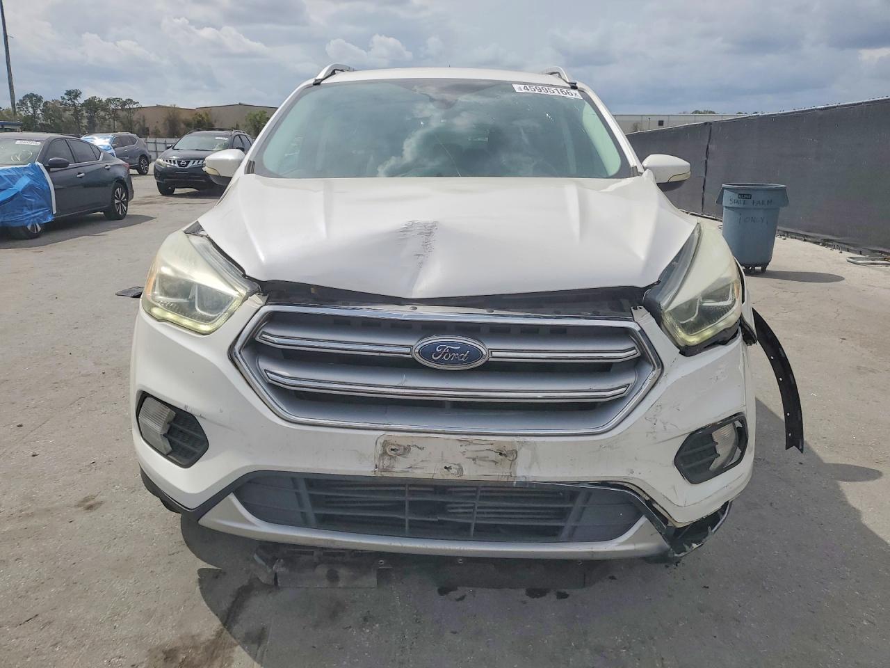 2017 FORD ESCAPE TITANIUM photo 9