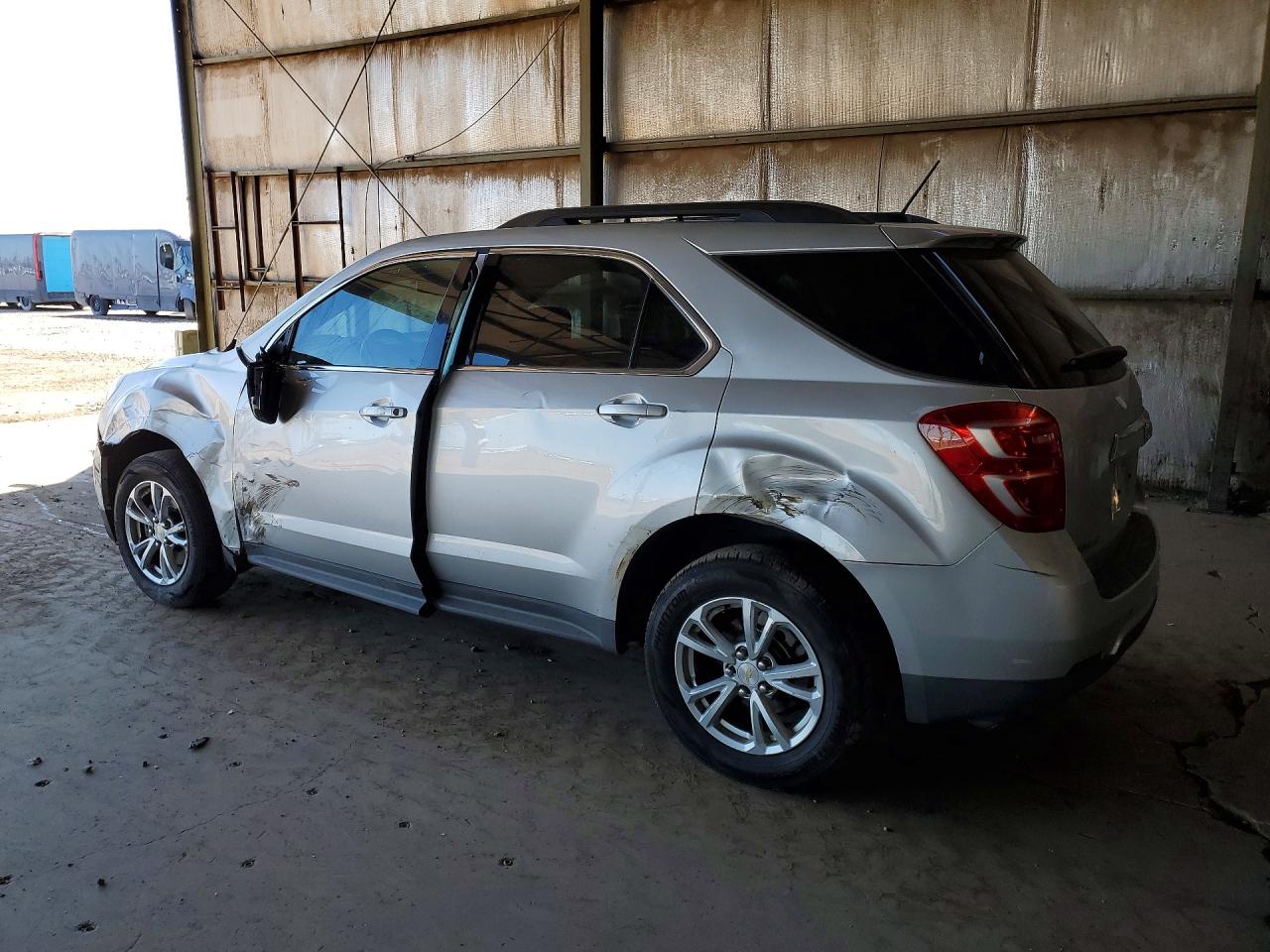 2017 CHEVROLET EQUINOX LT photo 3