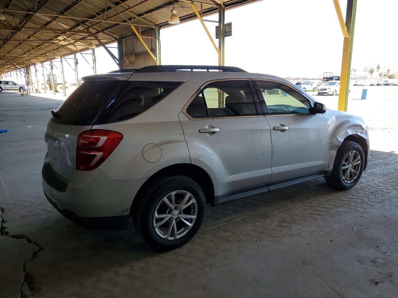 2017 CHEVROLET EQUINOX LT photo 5