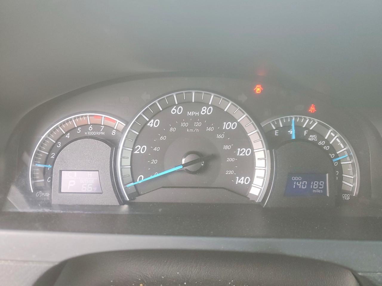 2014 TOYOTA CAMRY SE photo 9
