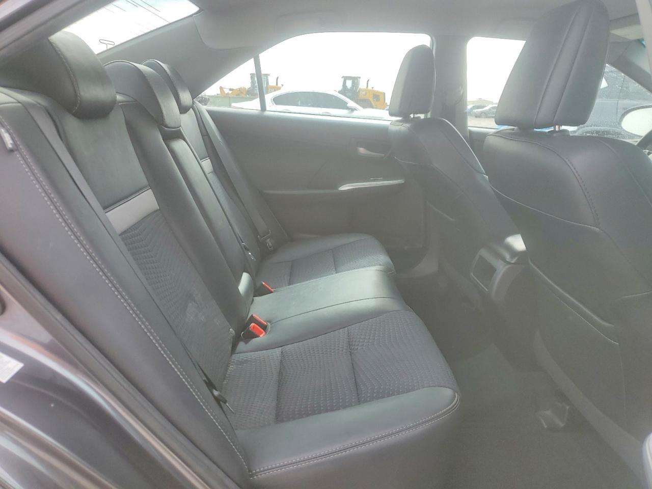 2014 TOYOTA CAMRY SE photo 10