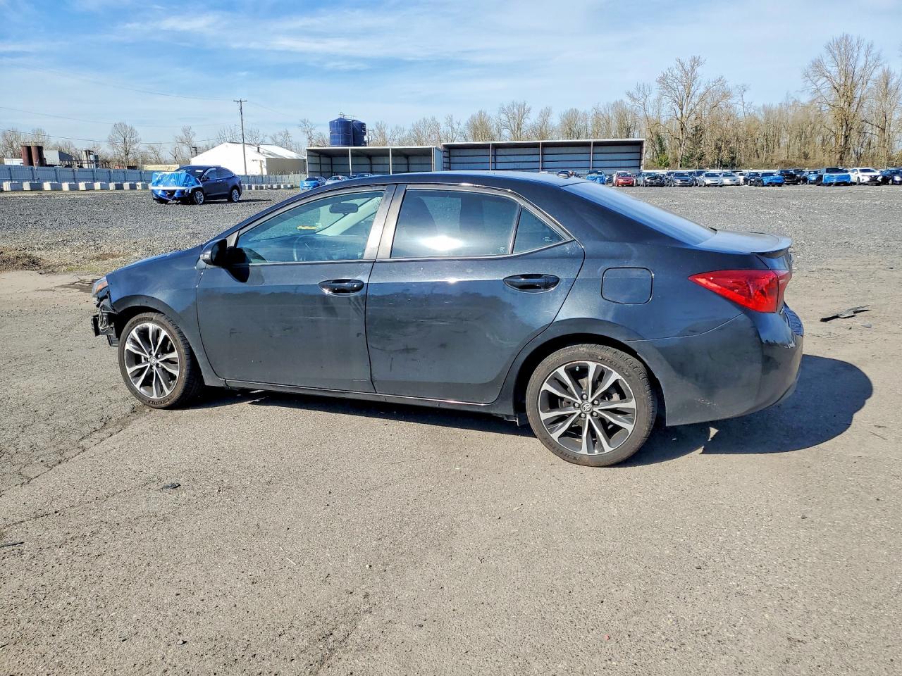 2017 TOYOTA COROLLA XSE photo 3