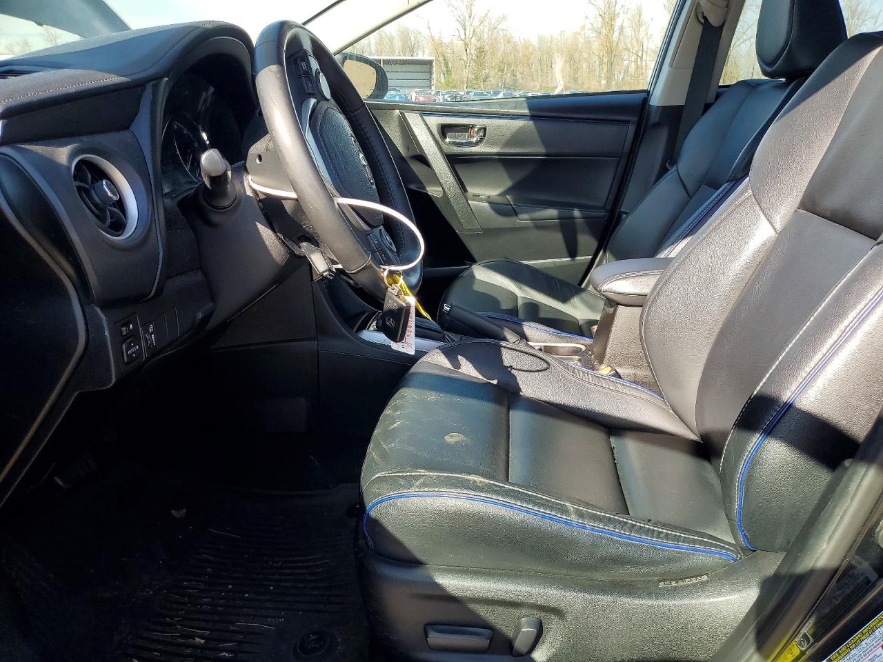 2017 TOYOTA COROLLA XSE photo 13