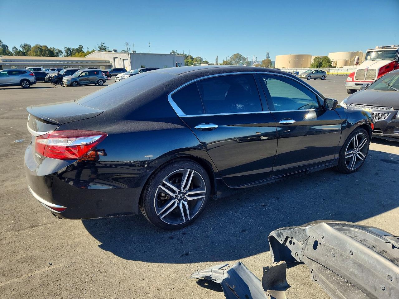 2017 HONDA ACCORD SPORT photo 3