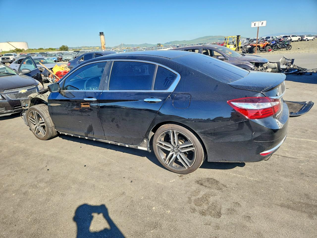 2017 HONDA ACCORD SPORT photo 2