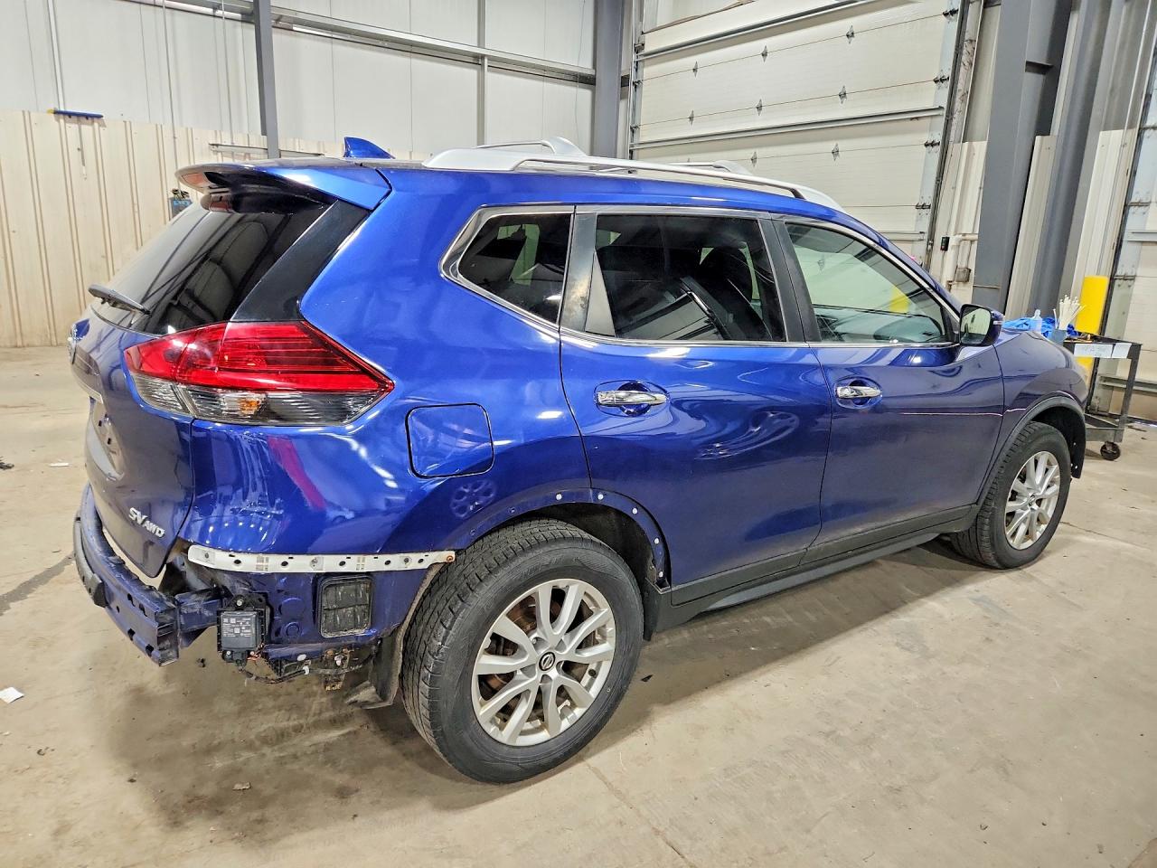 2017 NISSAN ROGUE SV photo 3