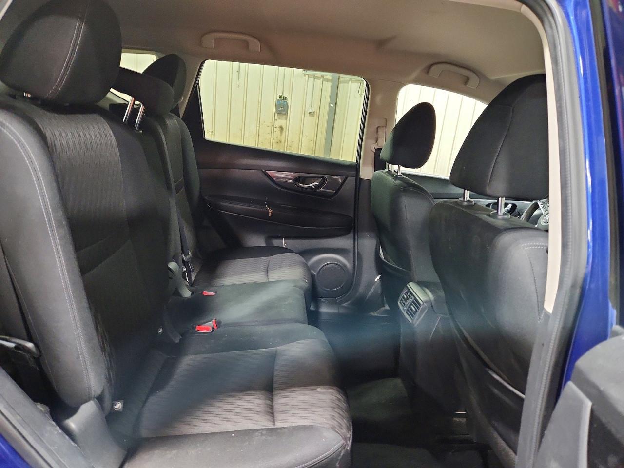 2017 NISSAN ROGUE SV photo 11