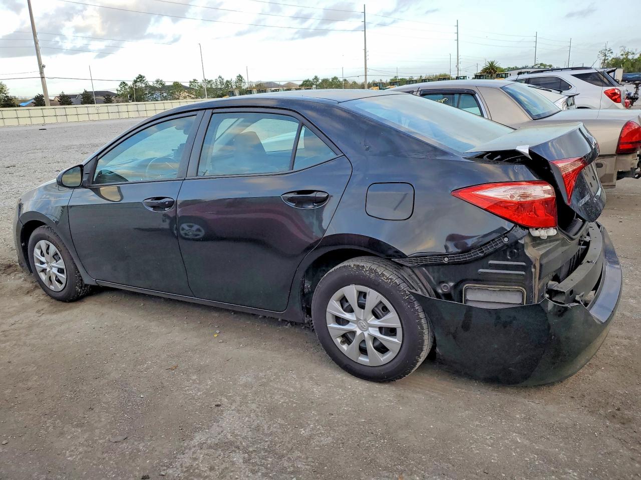 2017 TOYOTA COROLLA L photo 2