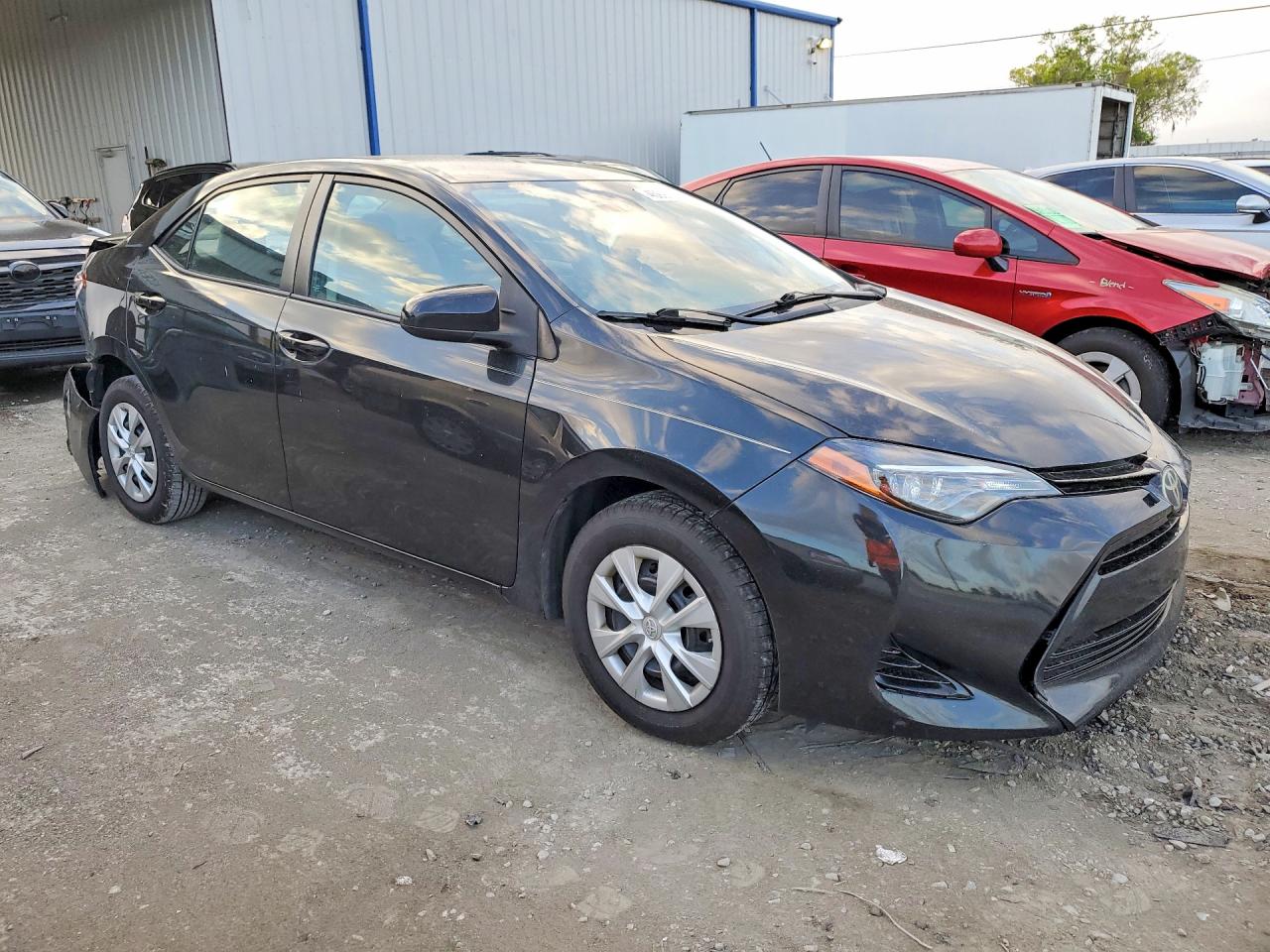2017 TOYOTA COROLLA L photo 4