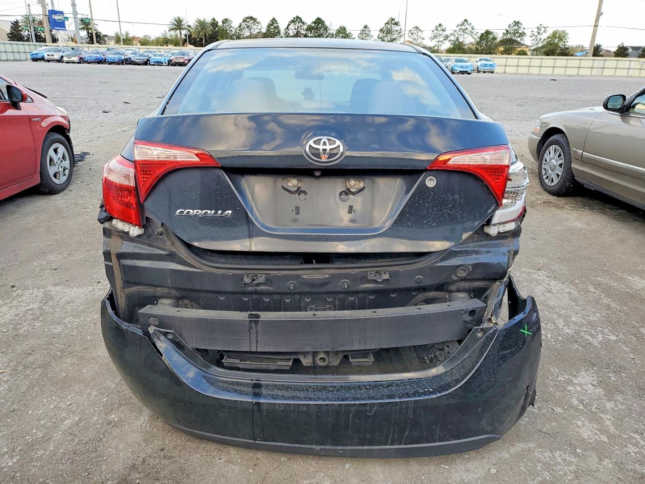 2017 TOYOTA COROLLA L photo 6