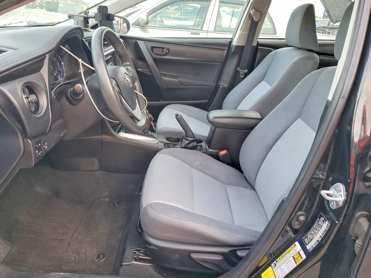 2017 TOYOTA COROLLA L photo 7