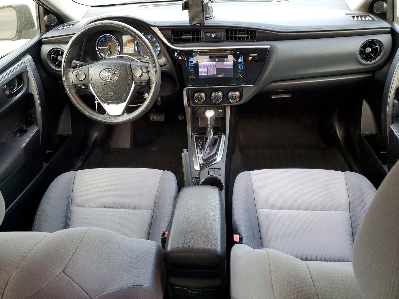 2017 TOYOTA COROLLA L photo 8