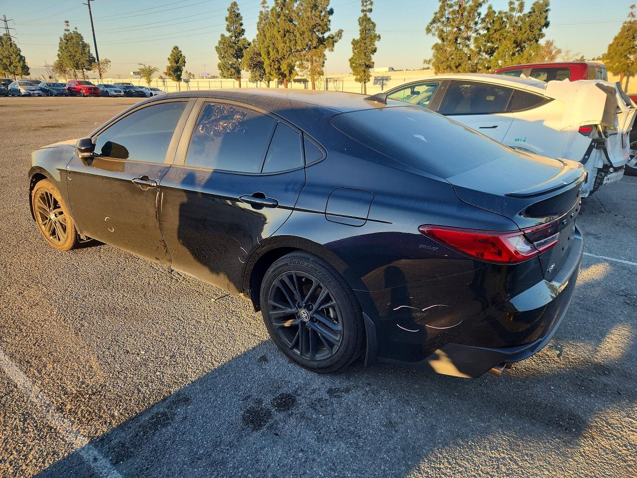 2025 TOYOTA CAMRY SE photo 4