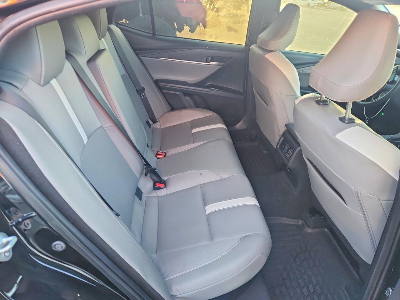 2025 TOYOTA CAMRY SE photo 28