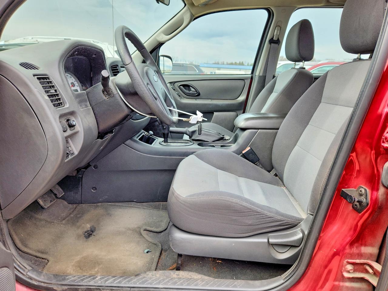 2005 FORD ESCAPE XLS photo 19