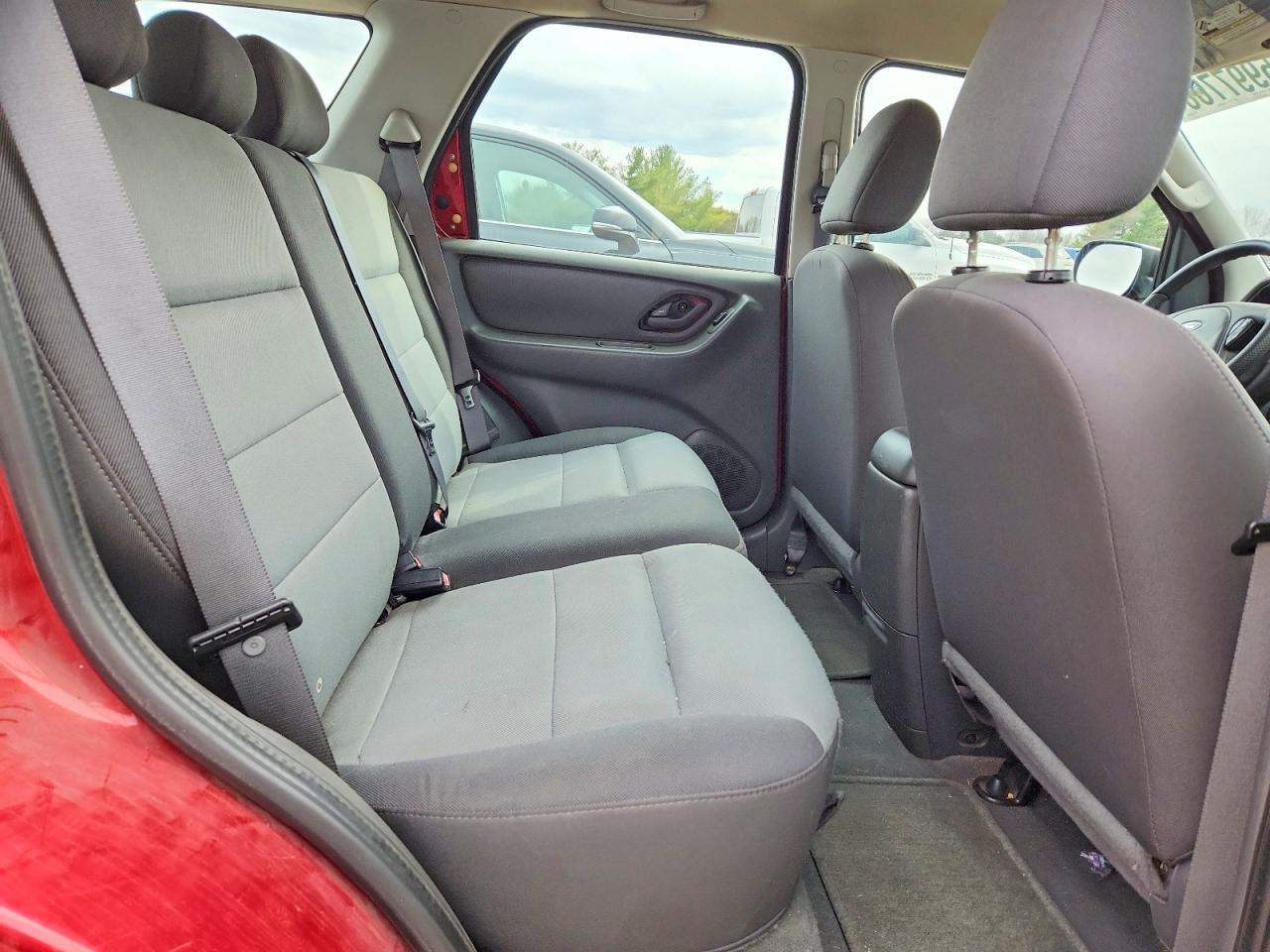 2005 FORD ESCAPE XLS photo 31