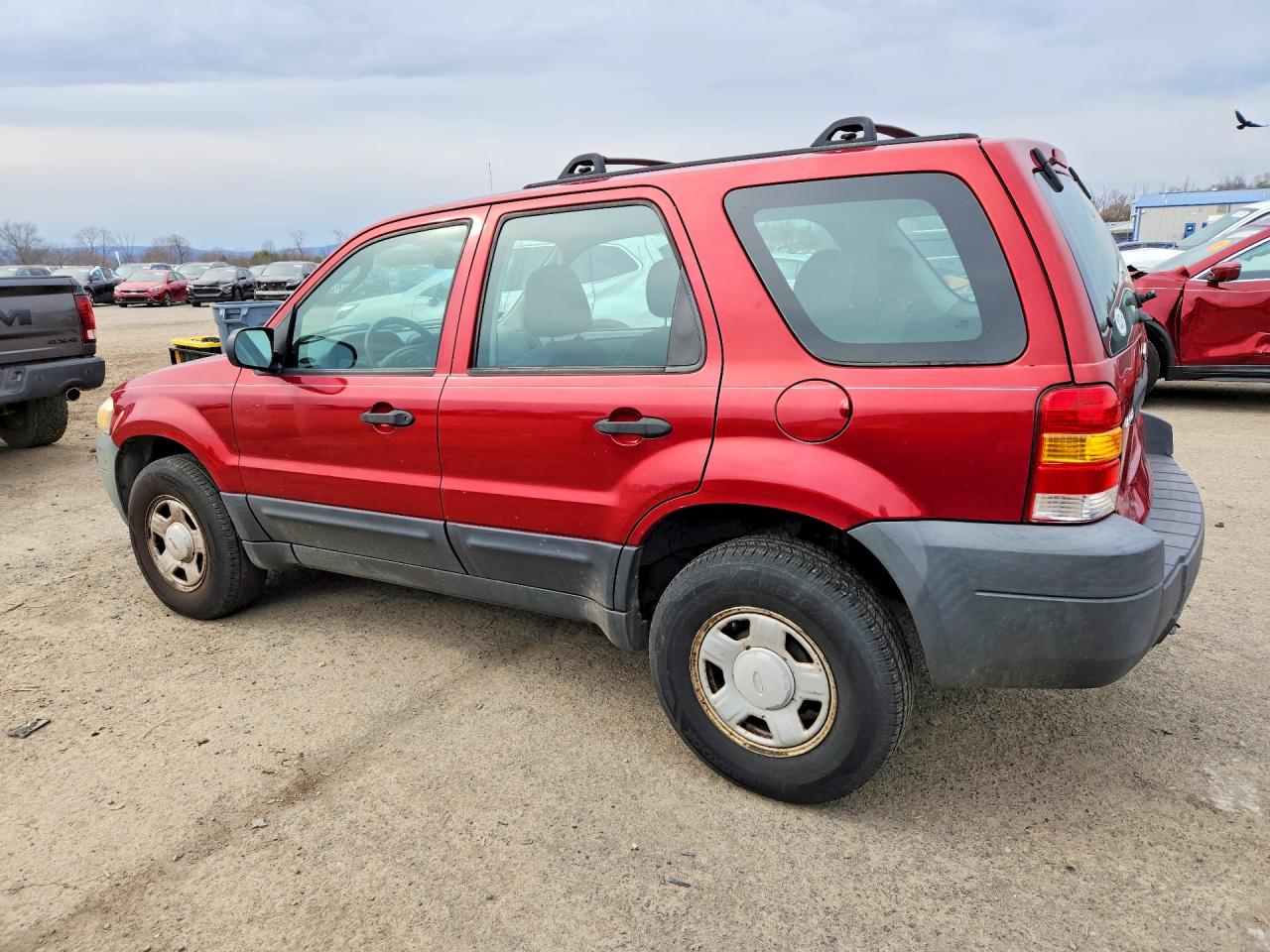 2005 FORD ESCAPE XLS photo 4