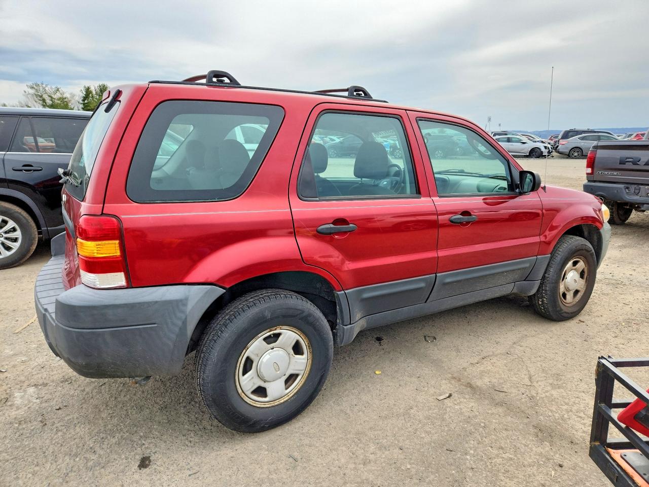 2005 FORD ESCAPE XLS photo 7