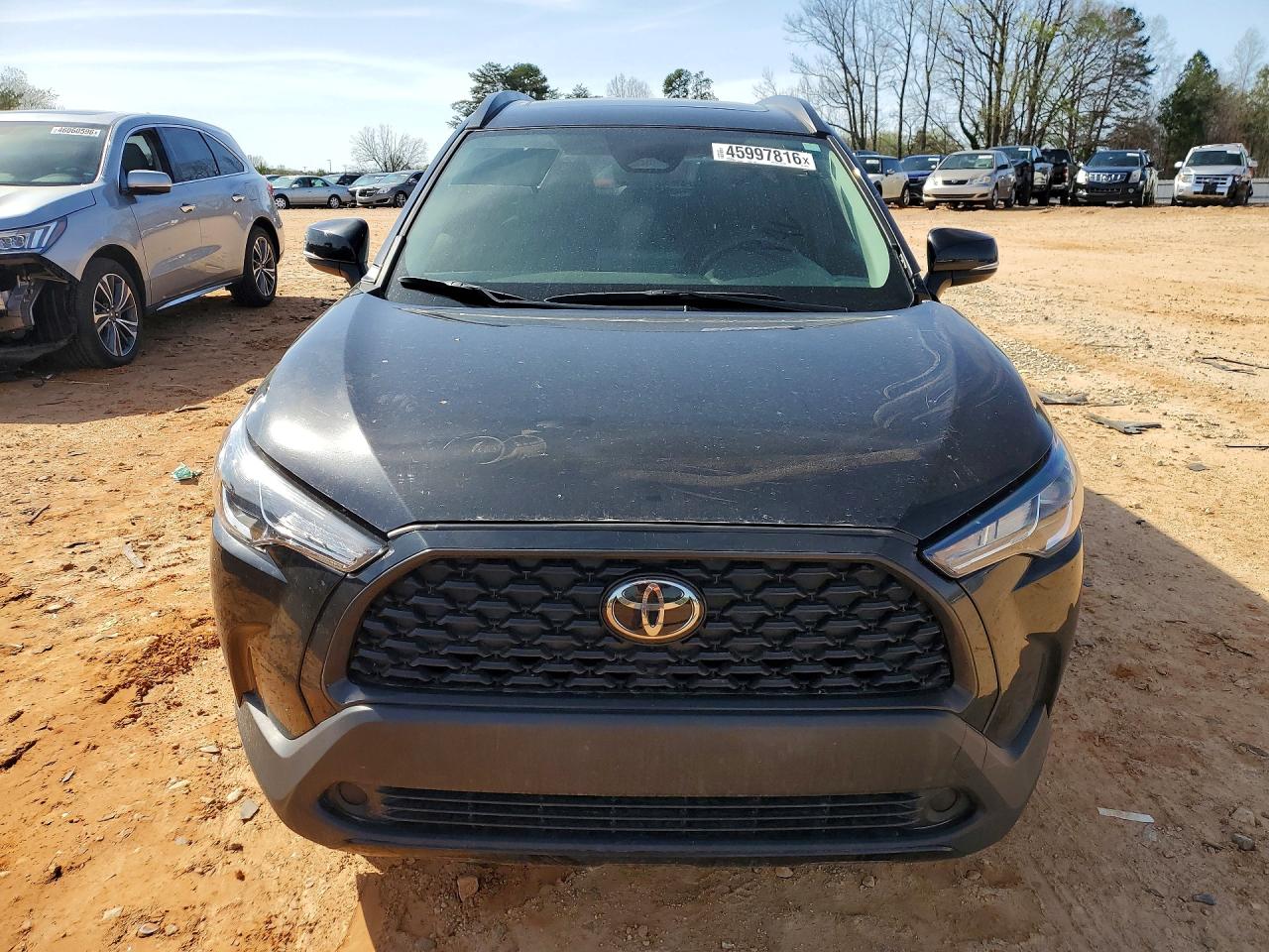 2024 TOYOTA COROLLA CROSS LE photo 13